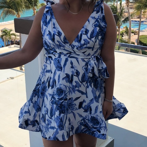 EUC✨ floral dress - Picture 1 of 6